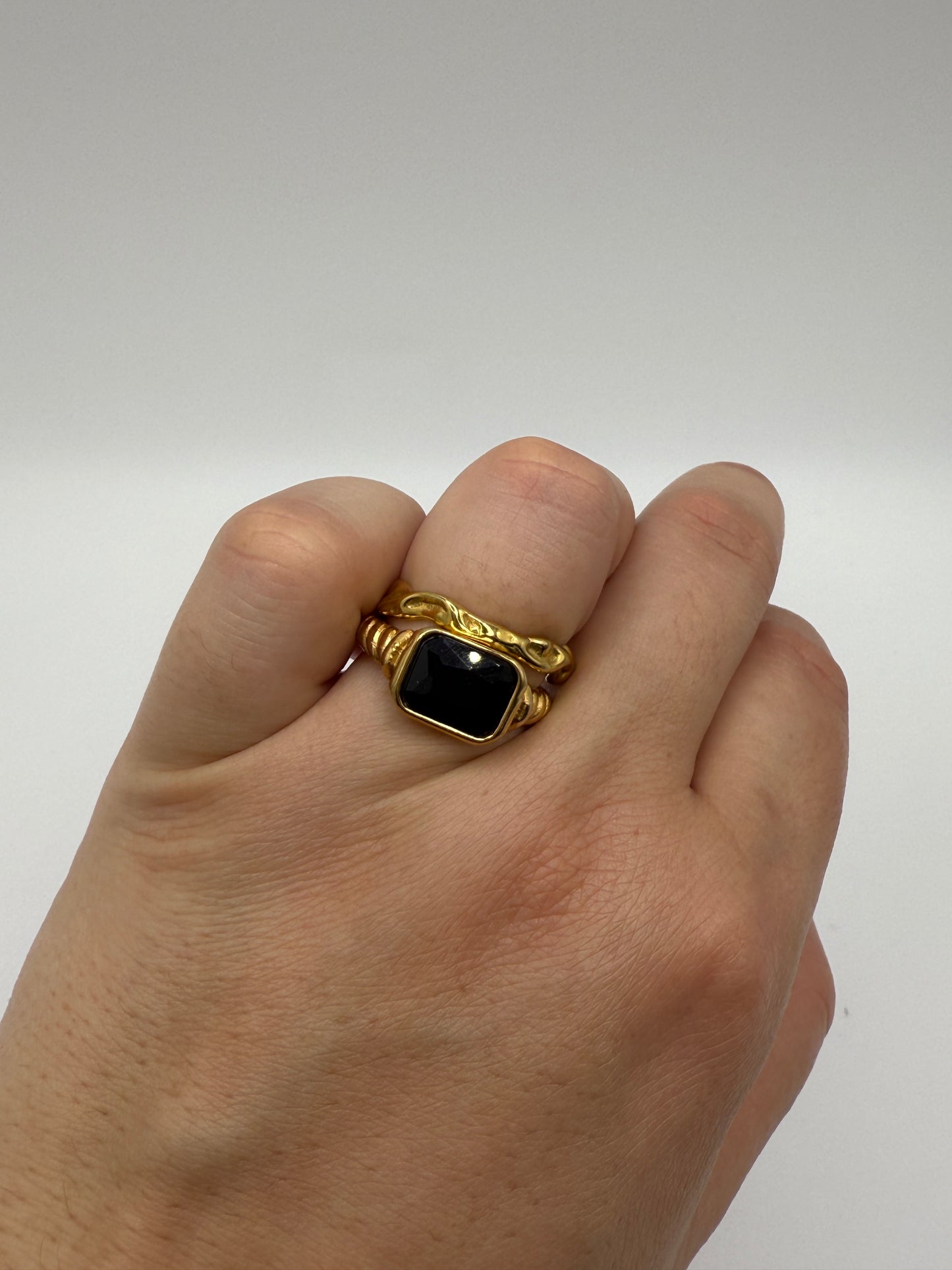 000 SAMPLE | BLACK GEMSTONE RING SIZE 8