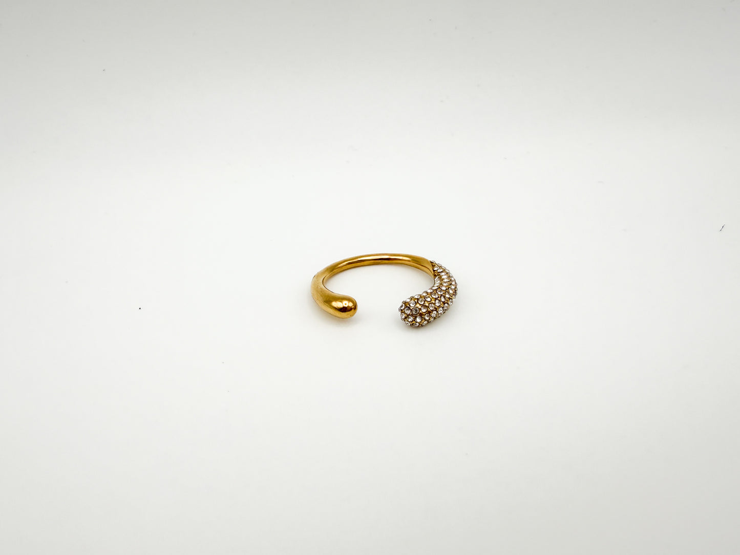 000 SAMPLE | HALF DIAMANTE' RING SIZE 8