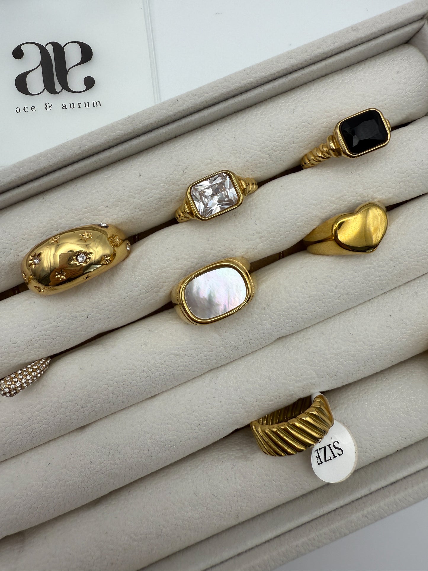 000 SAMPLE | HEART STATEMENT RING SIZE 8
